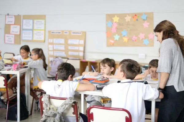 Dos escuelas argentinas quedaron entre las 50 mejores del mundo por sus proyectos de innovación y sustentabilidad