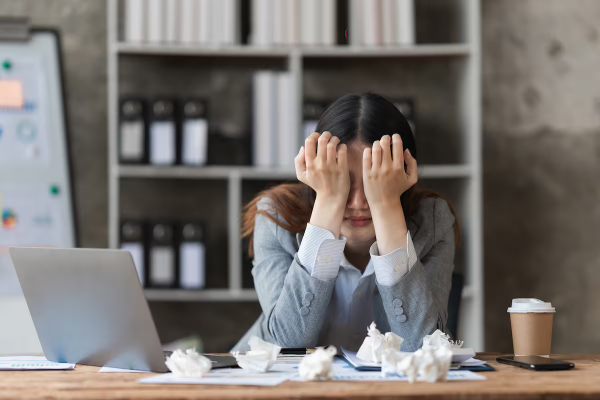Cómo bajar el cortisol de forma natural: 7 hábitos que ayudan a reducir el estrés y mejorar la energía
