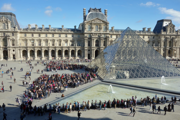 El Louvre admite que está al límite y reclama una inversión millonaria para evitar un deterioro mayor