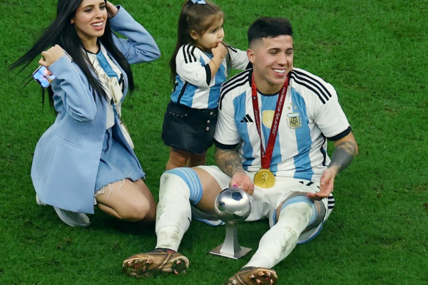 Las esposas y las madres también juegan el Mundial: las dos series que ponen el foco en las mujeres de la Selección argentina
