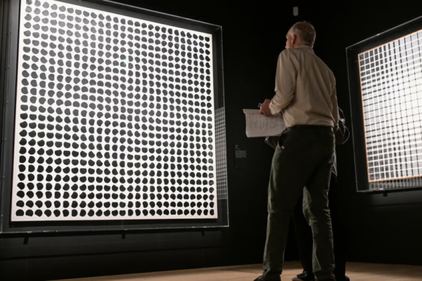 Julio Le Parc ilumina Londres: la Tate Modern inaugura una gran retrospectiva del maestro argentino