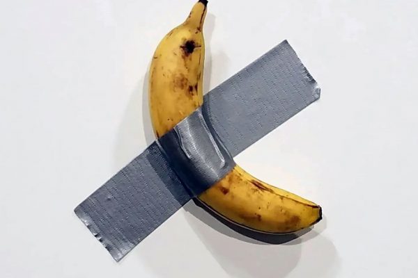 Robaron la banana de los 6 millones de dólares, una de las obras de arte más controversiales de los últimos años