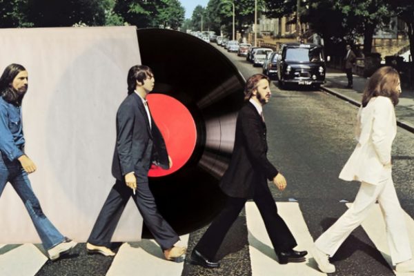 Paul McCartney y Ringo Starr volvieron a cruzar Abbey Road, 56 años después