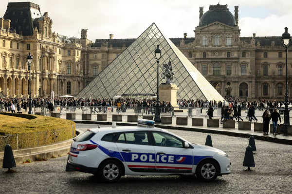 Un robo de película: el atraco al Louvre será llevado al cine