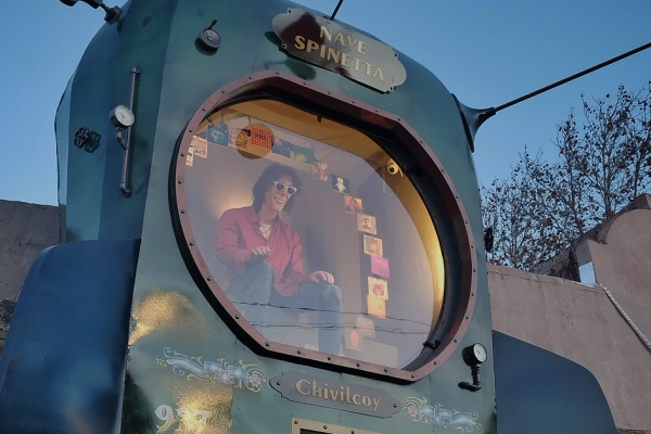 Luis Alberto Spinetta tiene una nave espacial: se la construyó un fanático en Chivilcoy