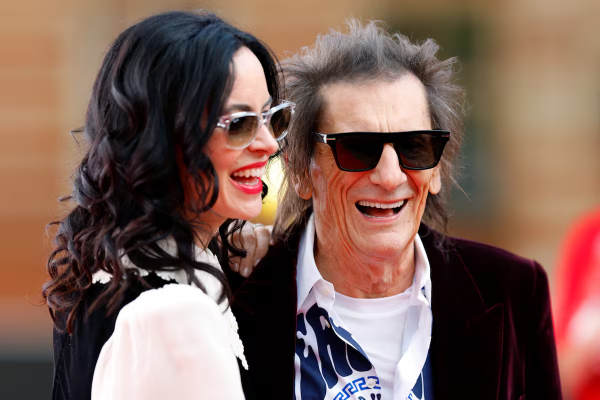 Ronnie Wood: del nuevo disco de los Rolling Stones a por qué ya no pueden tocar una de sus mejores canciones