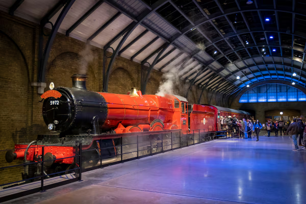 Harry Potter cumple 25 años: así es la muestra “Primer Año en Hogwarts”