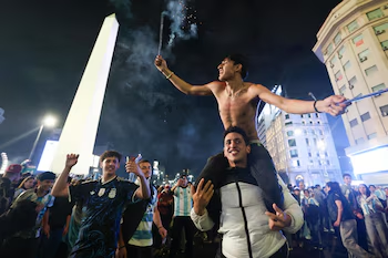 Las impactantes imágenes de la multitud que festejó la victoria de la selección argentina en el Obelisco