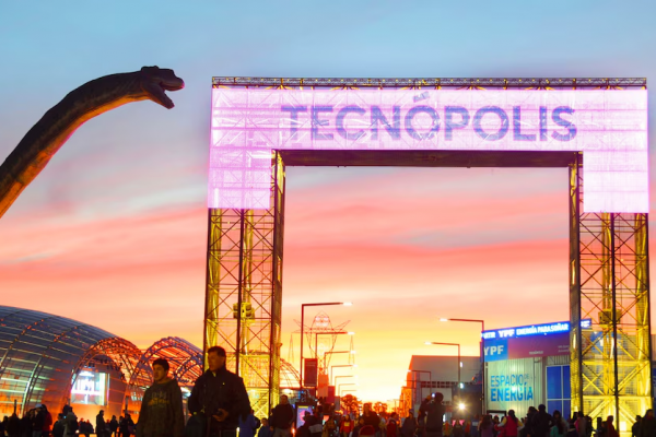 Un gigante mundial del entretenimiento se asocia con Fénix para competir por Tecnópolis