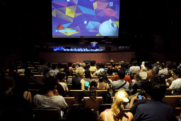La Biblioteca Nacional propone vacaciones de invierno gratis con cine, lectura y talleres para toda la familia