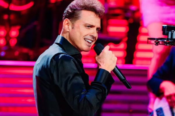 Luis Miguel reapareció en las redes con una insólita foto