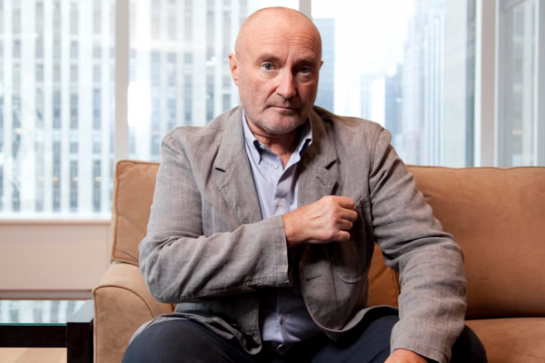 Phil Collins reveló que estuvo a punto de morir en 2024 por su adicción al alcohol: “La gente venía a despedirse”
