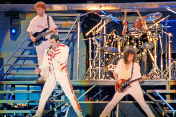Brian May le pidió a la inteligencia artificial que recreara una tapa de Queen y mostró el insólito resultado