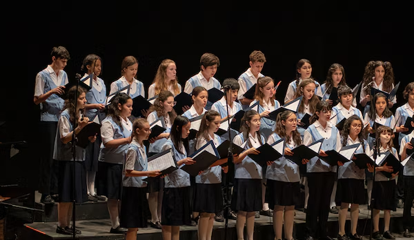 Tras la disolución del Coro de Niños, el Gobierno creó el Programa de Formación Artística para menores de todo el país