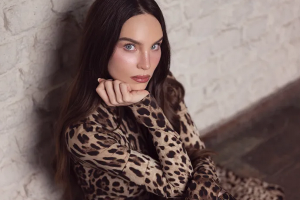 Belinda encabeza “Los 50 más bellos 2026” de People en Español; Rosalía y Pitbull también destacan