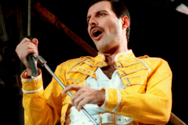 El piano que Freddie Mercury usó para grabar discos de Queen saldrá a la venta: cuánto vale