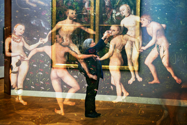 “Los espíritus del museo”, una muestra convierte a los visitantes en parte de las obras