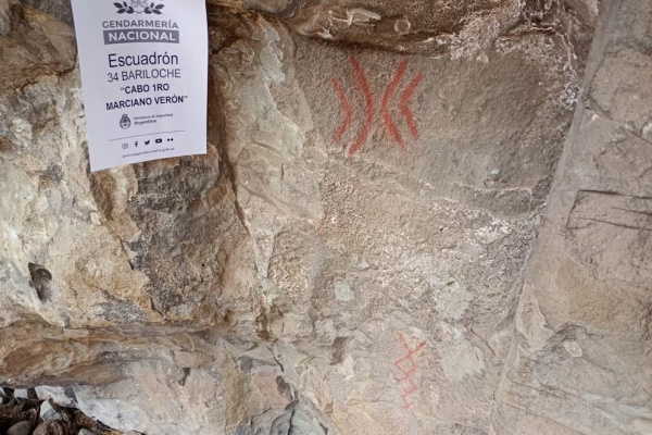 Revelación arqueológica en Río Negro: hallaron pinturas rupestres y herramientas de piedra en dos sitios sin registros previos