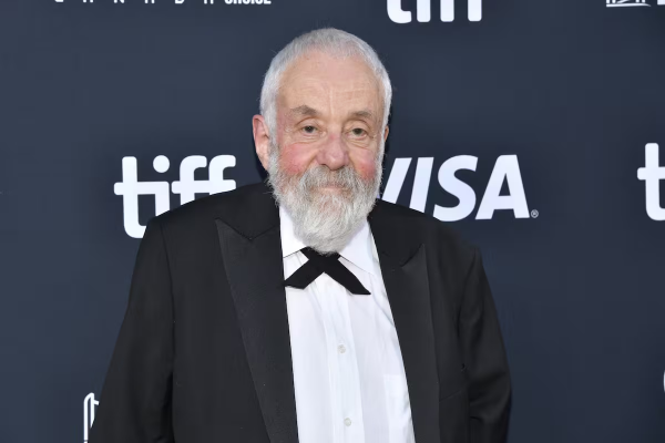 San Sebastián llegó a su fin: Mike Leigh ganó el premio mayor y un documental argentino se llevó dos galardones