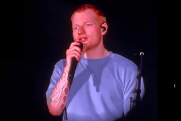 Ed Sheeran calificó de “injustificable” la actuación de Israel en Gaza y reconoce “errores” tras apartar de su gira al rapero Macklemore