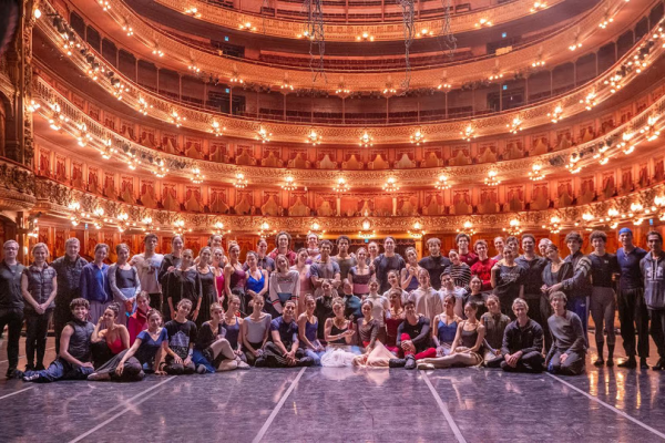 El Ballet Estable del Teatro Colón recibió el Premio María Guerrero por sus cien años de trayectoria