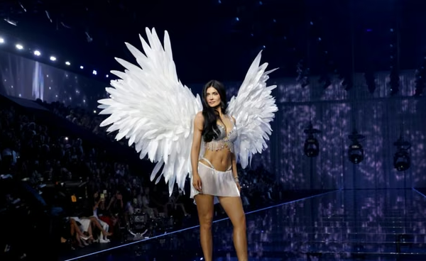 Cómo es la pieza de 50 millones de dólares que usó Kylie Jenner en el desfile de Victoria’s Secret