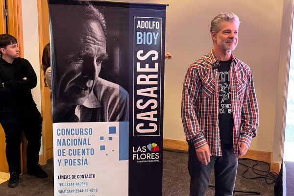 De la lente a la pluma: Sebastián Martínez Piñeiro presenta «Un blues en la llanura» y consolida su transición del cine a la literatura