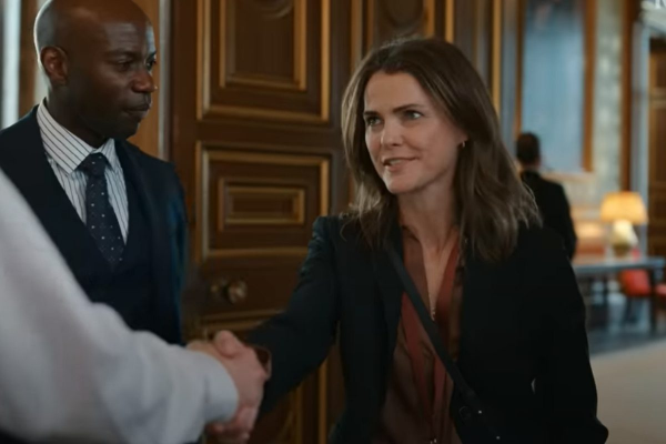 «La diplomática» vuelve a Netflix este jueves: la temporada 4 pondrá a Kate Wyler ante otra crisis
