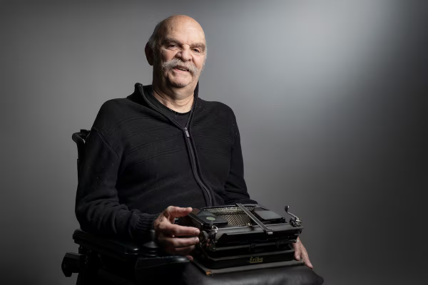 Martín Caparrós: “Escribir y charlar son las dos cosas básicas que me quedan”