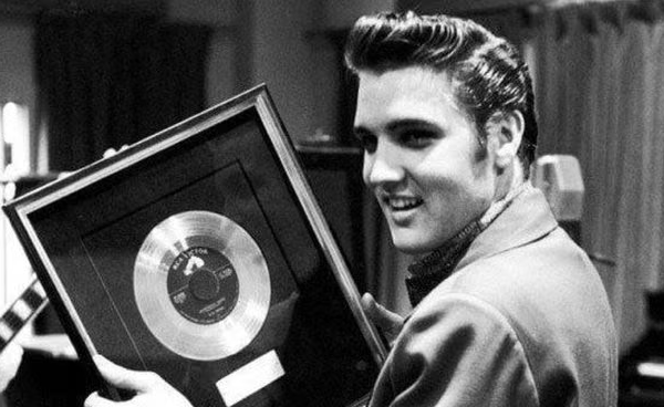 Los herederos de Elvis Presley demandan a la empresa de IA Anthropic por presunta infracción de derechos de autor