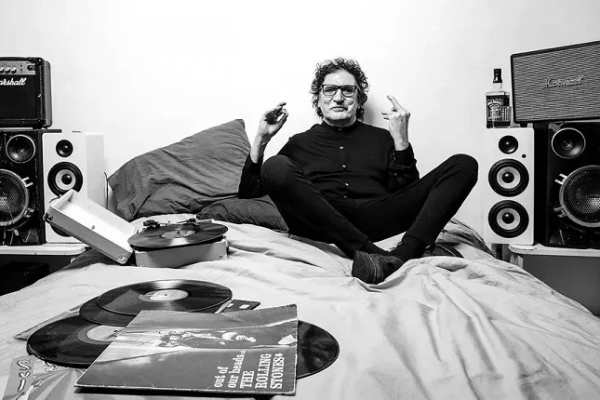 Charly García cumple 75 años y la cultura porteña se lo celebra con música, fotografía y literatura