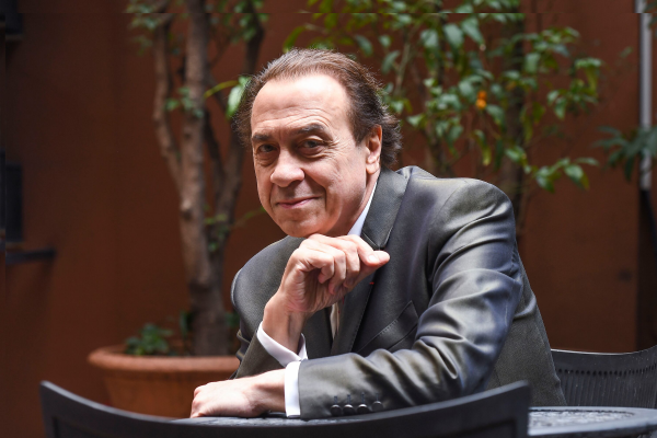Juan David Nasio, discípulo de Jacques Lacan y referente internacional del psicoanálisis, viaja a la Argentina
